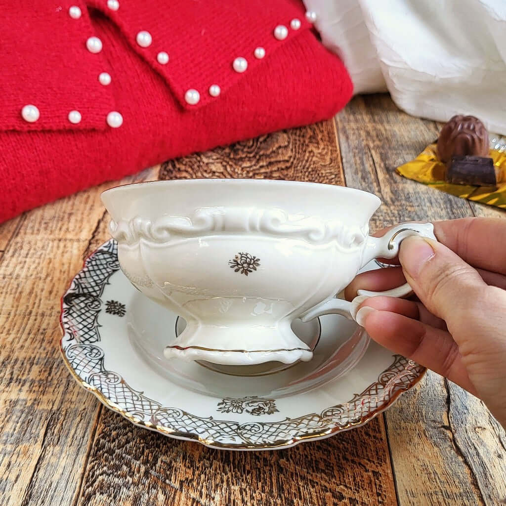 TORTA SACHER - Candela Profumata in Tazza Vintage (+stili da scegliere)