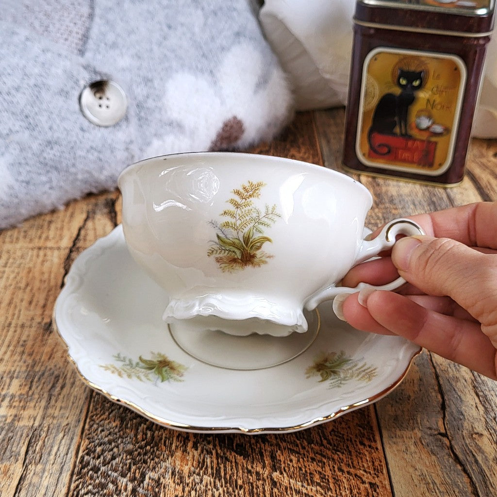 Candela profumata in cera di soia realizzata all'interno di una elegante Tazza da Tea in Ceramica Bavaria