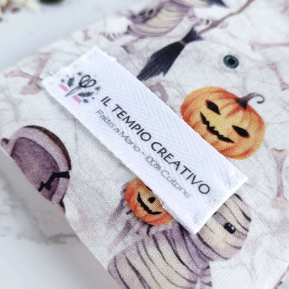 Cuscino benessere per occhi eye pillow realizzato in cotono 100%, sfoderabile e lavabile, con ingredienti naturali antinfiammatori, rigeneranti e rilassanti.